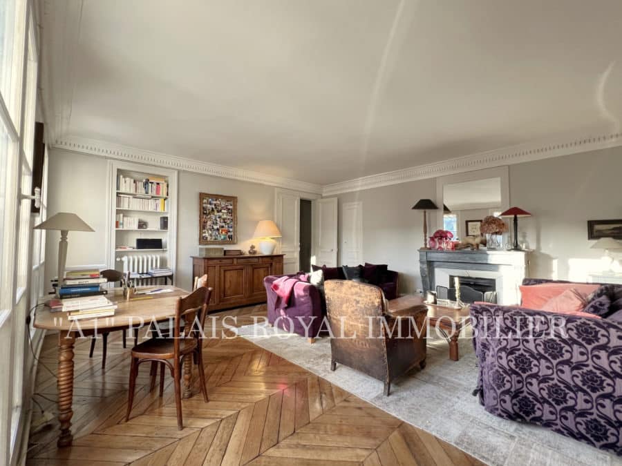 Paris 1 - Appartement 4 pièces - Traversant