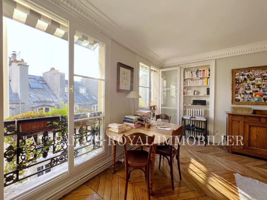 Paris 1 - Appartement 4 pièces - Traversant