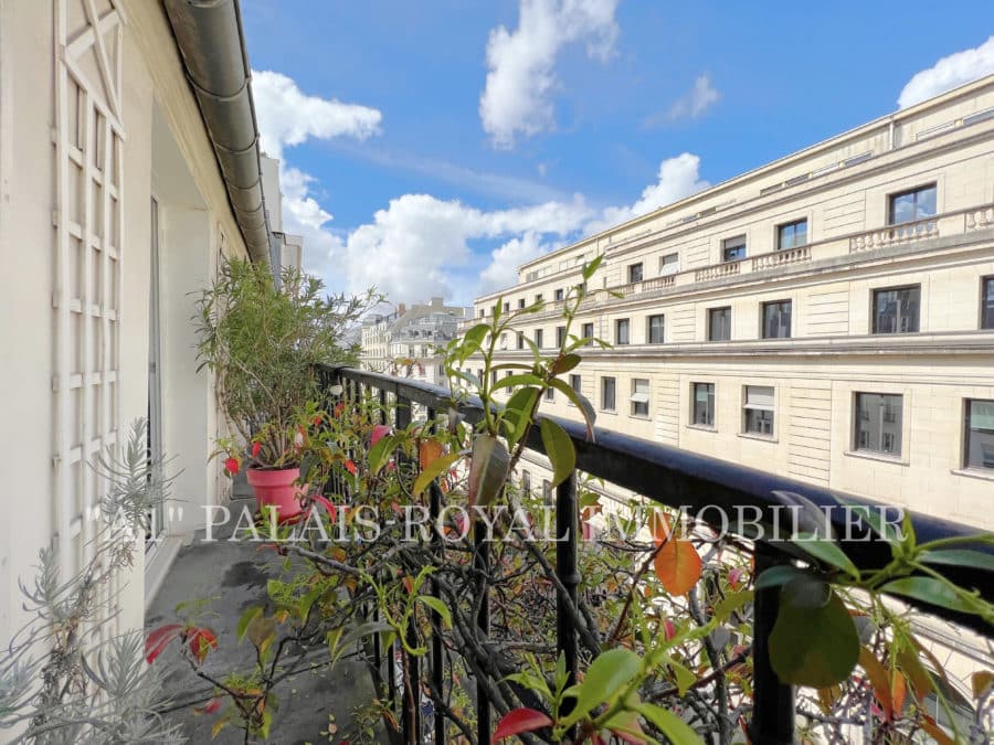 Paris 1er - 2 pièces - balcon