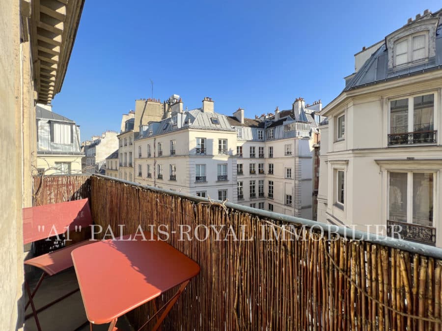 Paris 1er - Studio avec balcon