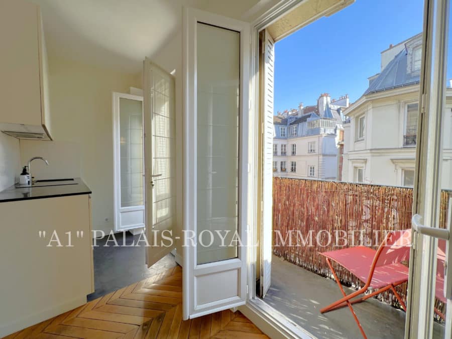 Paris 1er - Studio avec balcon