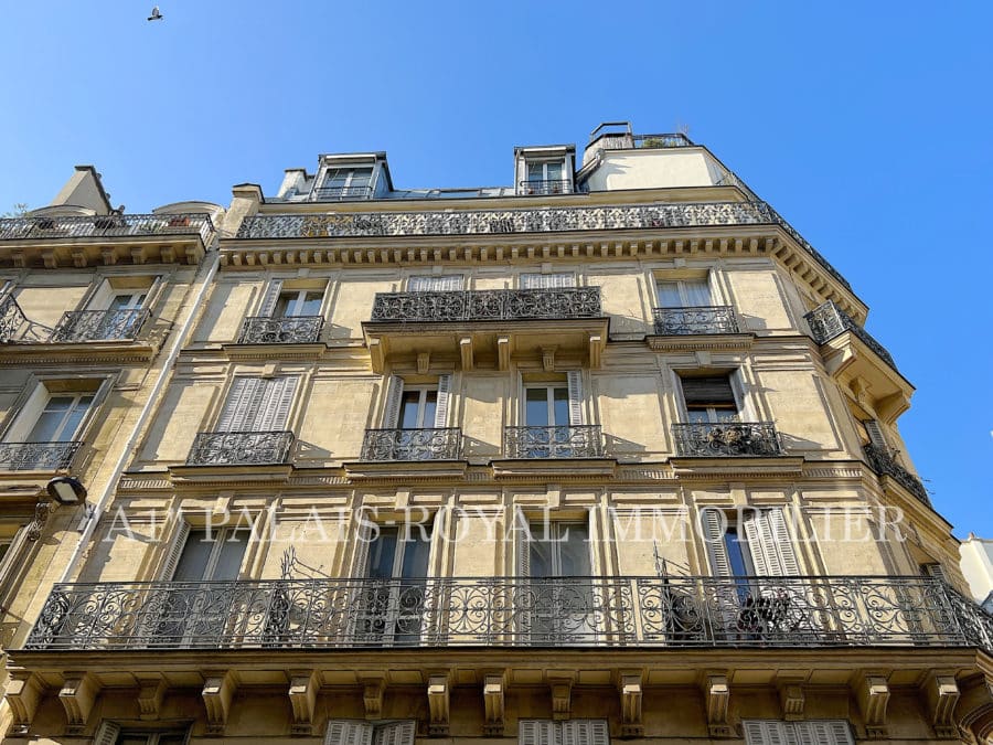 Paris 1er - Studio avec balcon